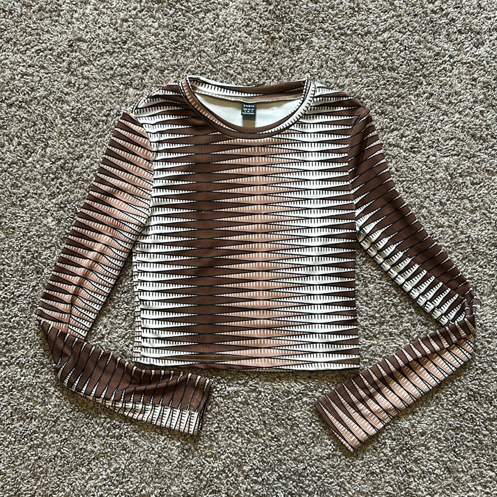 Retro Brown Pattern Long Sleeve Ribbed Crop Top - Picture 4 of 5